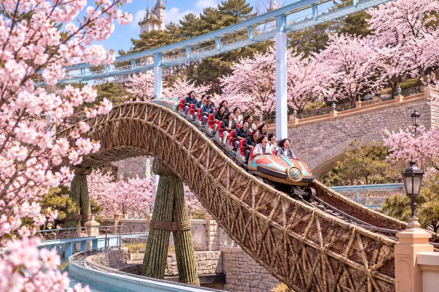 Atlantis and other must-do rides at Lotte World